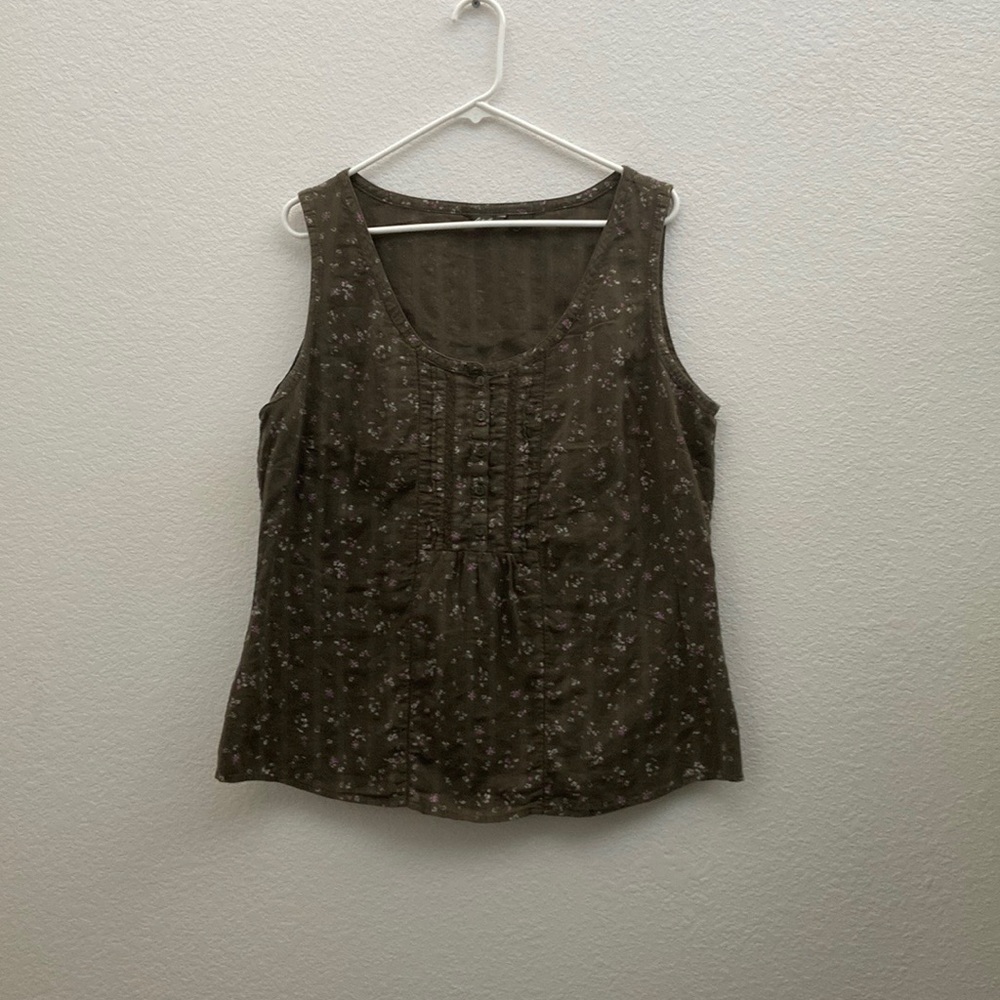 Eddie Bauer Women’s Sleeveless tops size XL